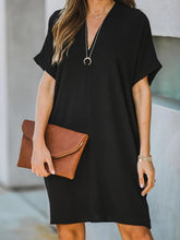 Robe ample à manches courtes et col en V, couleur unie